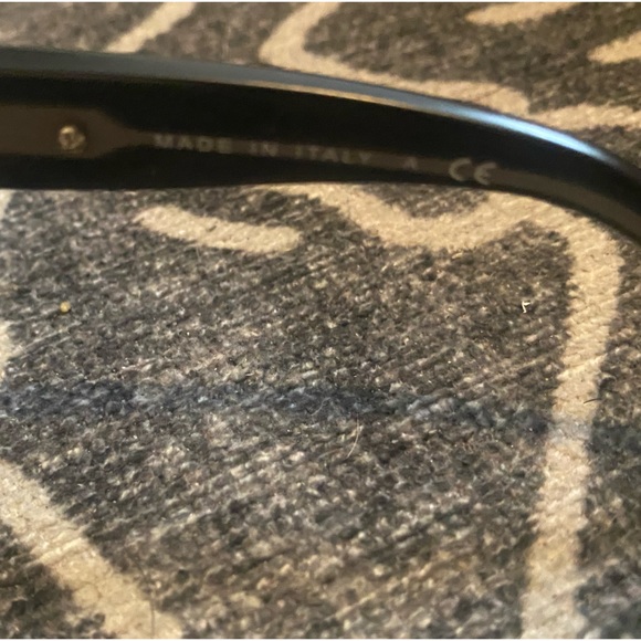 Burberry Sunglasses used/ damaged condition - Picture 6 of 10